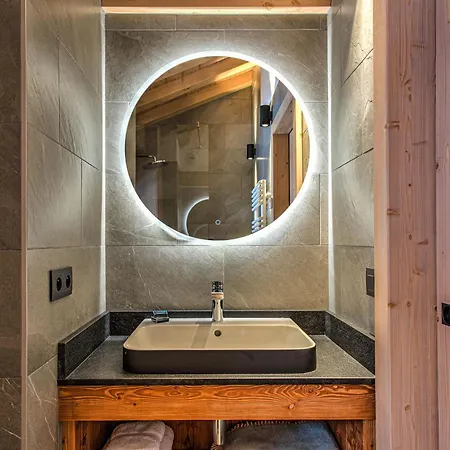 Belle Des Neiges - Alpes Travel - Sleeps 9 * Les Houches