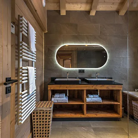 Belle Des Neiges - Alpes Travel - Sleeps 9 Chalet