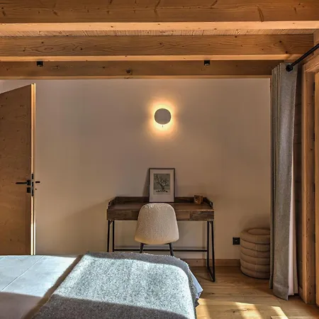 Belle Des Neiges - Alpes Travel - Sleeps 9 Chalet Les Houches