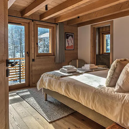 Chalet Belle Des Neiges - Alpes Travel - Sleeps 9 *