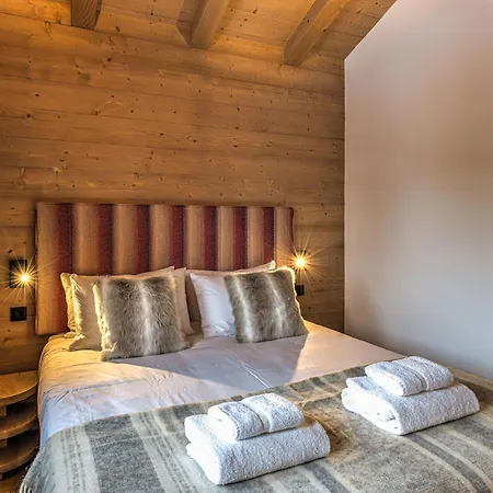 Belle Des Neiges - Alpes Travel - Sleeps 9 Chalet Les Houches